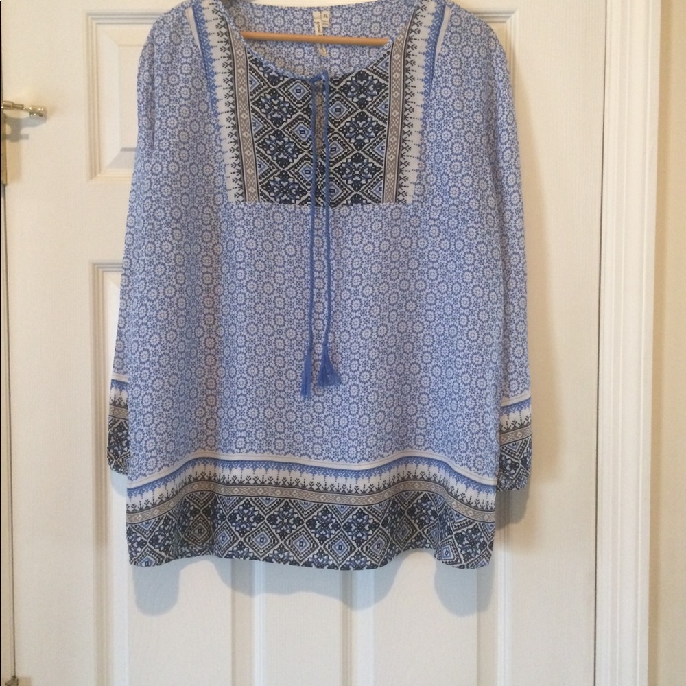 Multi color blue and white boho shirt